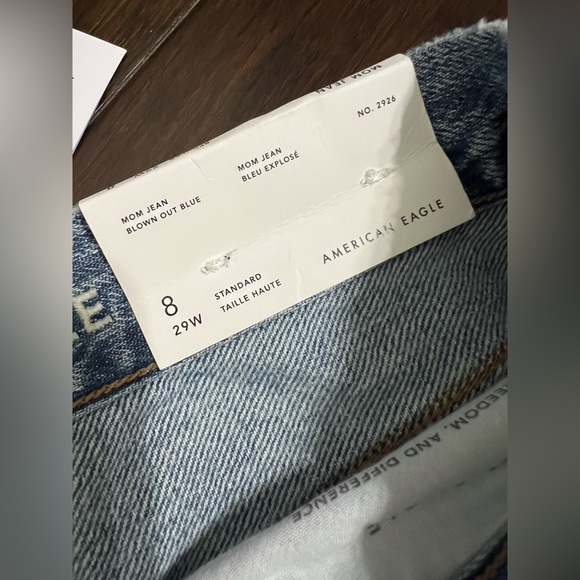 American Eagle Regular High Rise Mom Jean Size 8 - Picture 6 of 8